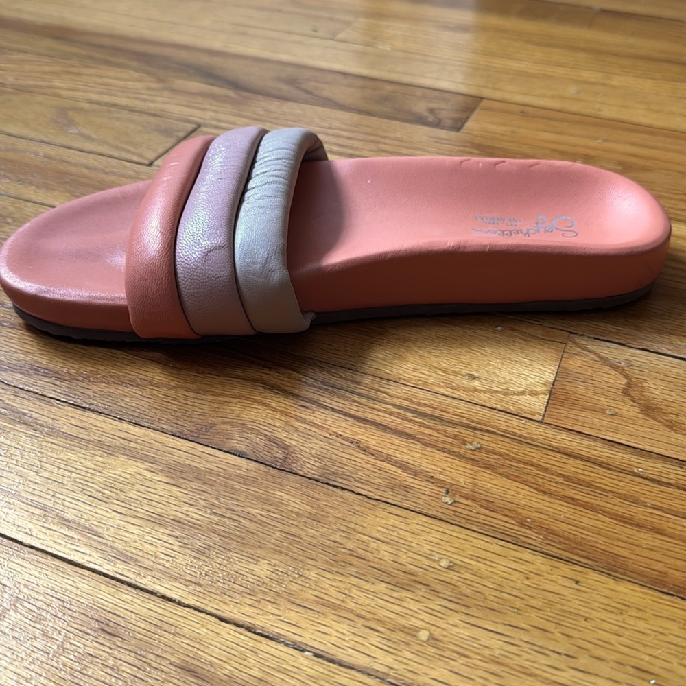 Stylish Peach Poolside Slides - Picture 5 of 6